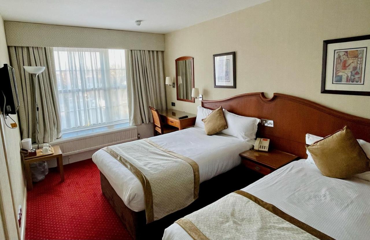 Best Western Homestead Court Hotel เวลลินการ์เดนซิตี ภายนอก รูปภาพ