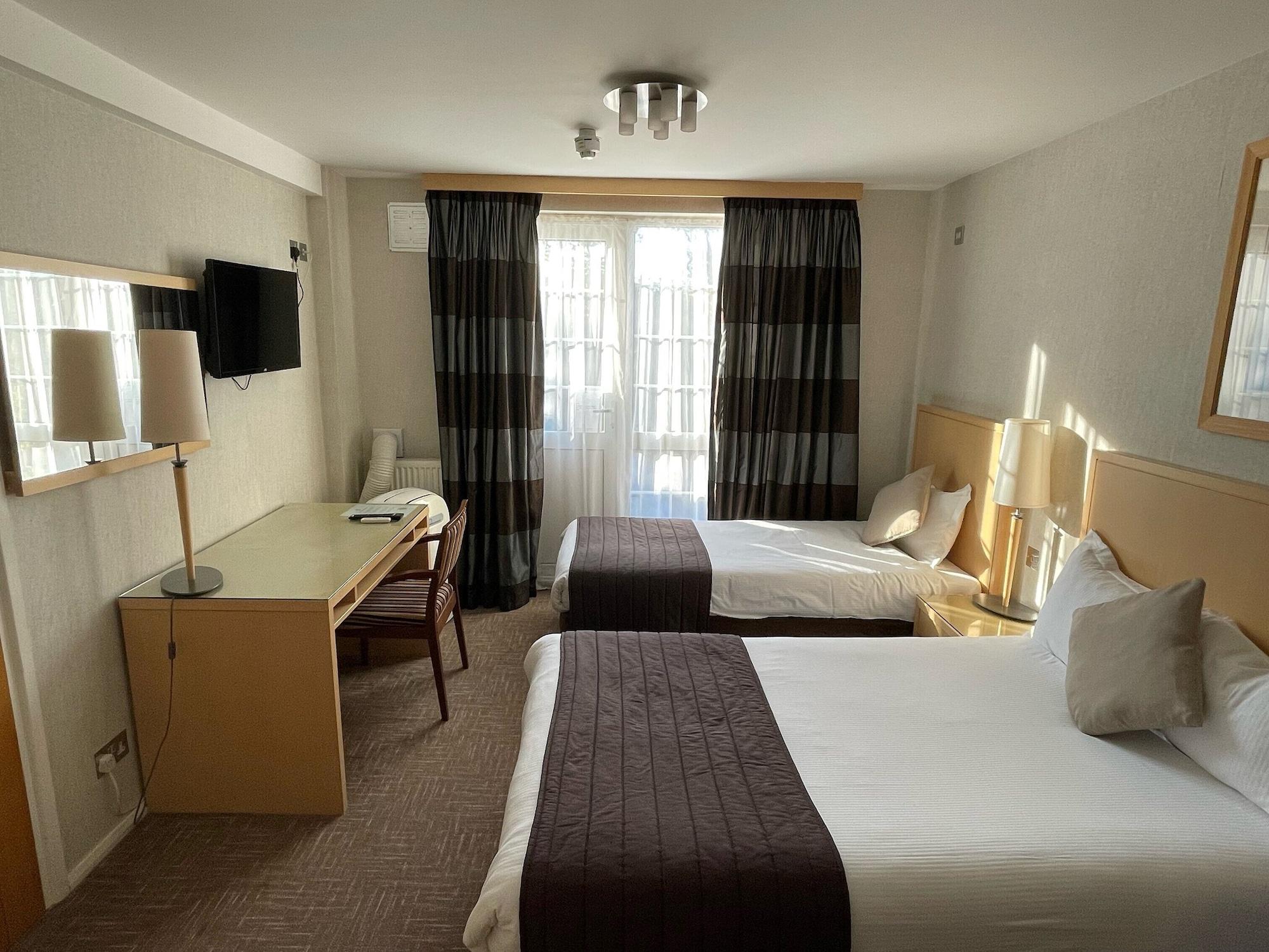 Best Western Homestead Court Hotel เวลลินการ์เดนซิตี ภายนอก รูปภาพ