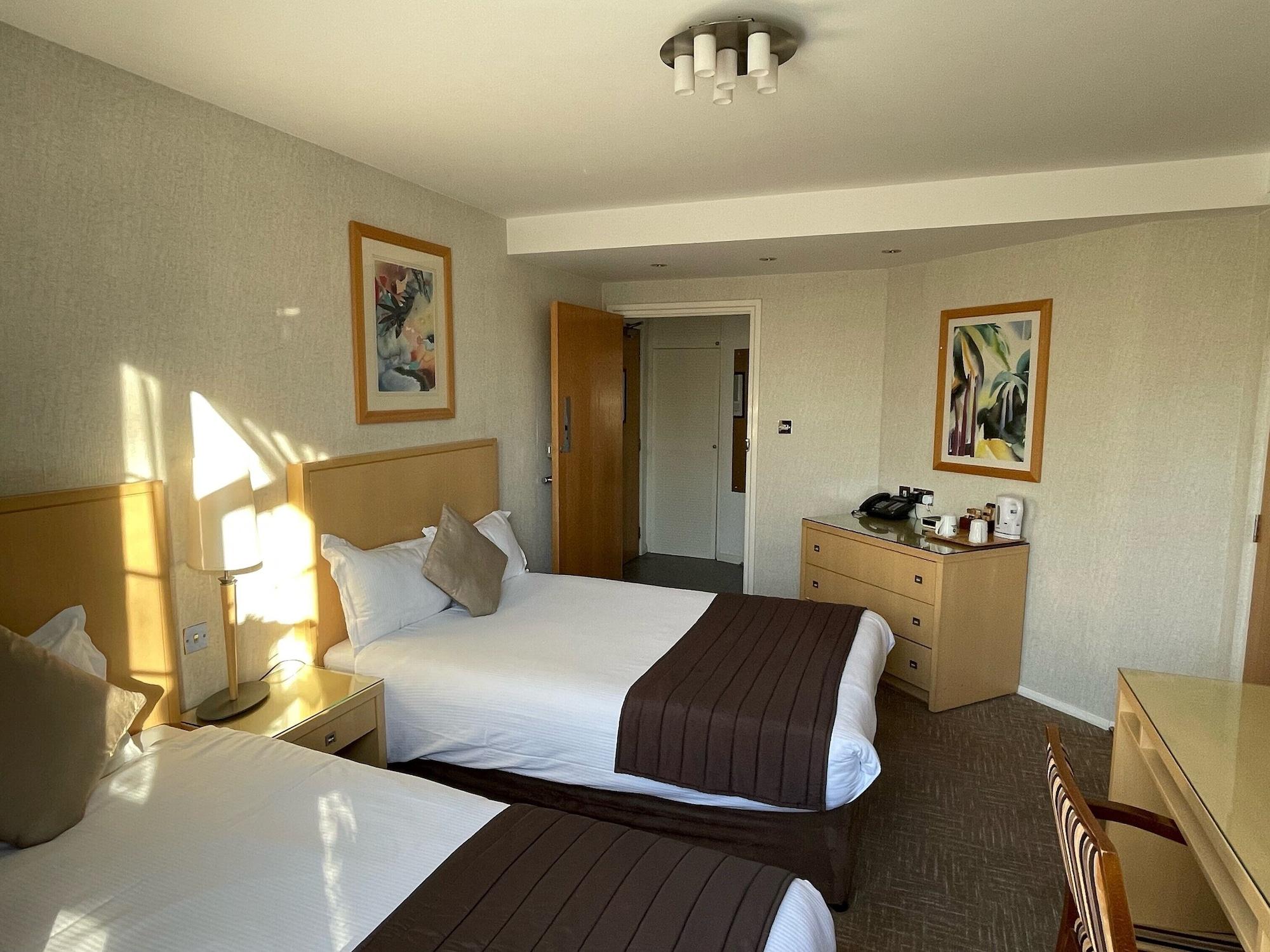 Best Western Homestead Court Hotel เวลลินการ์เดนซิตี ภายนอก รูปภาพ