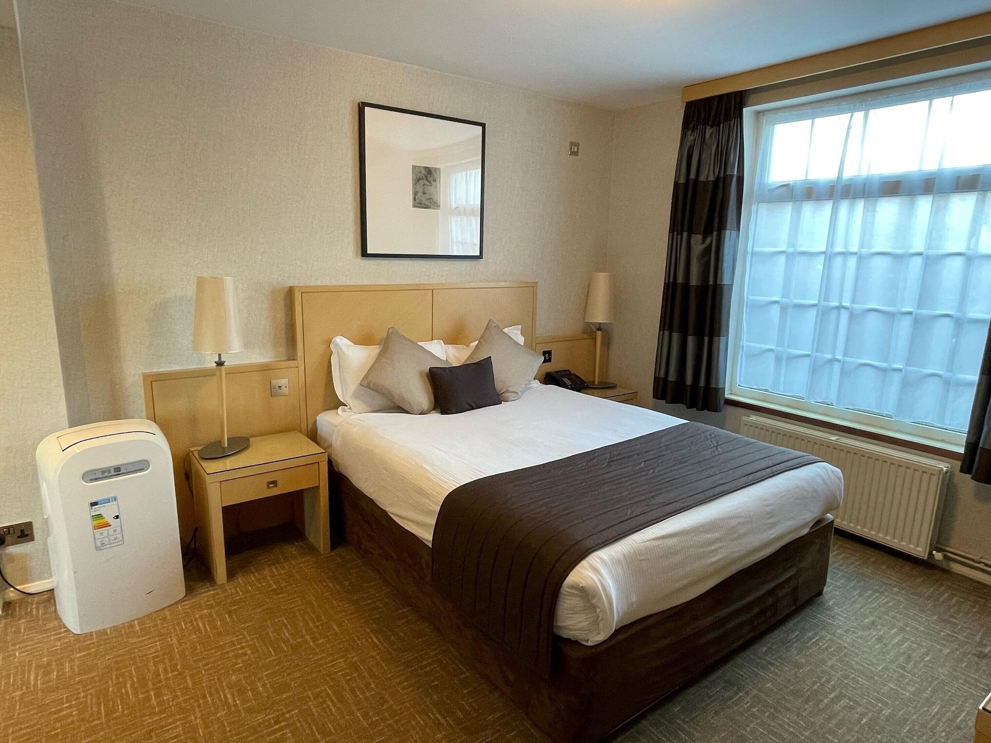 Best Western Homestead Court Hotel เวลลินการ์เดนซิตี ภายนอก รูปภาพ