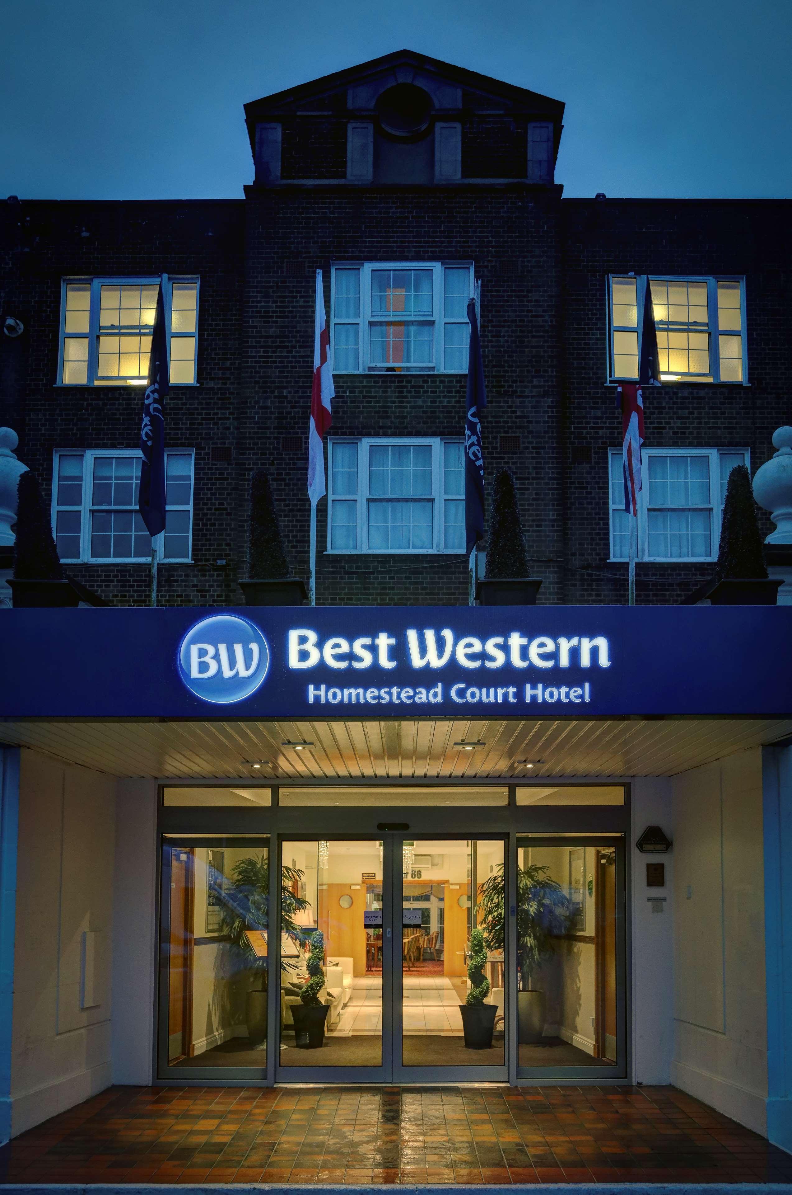 Best Western Homestead Court Hotel เวลลินการ์เดนซิตี ภายนอก รูปภาพ