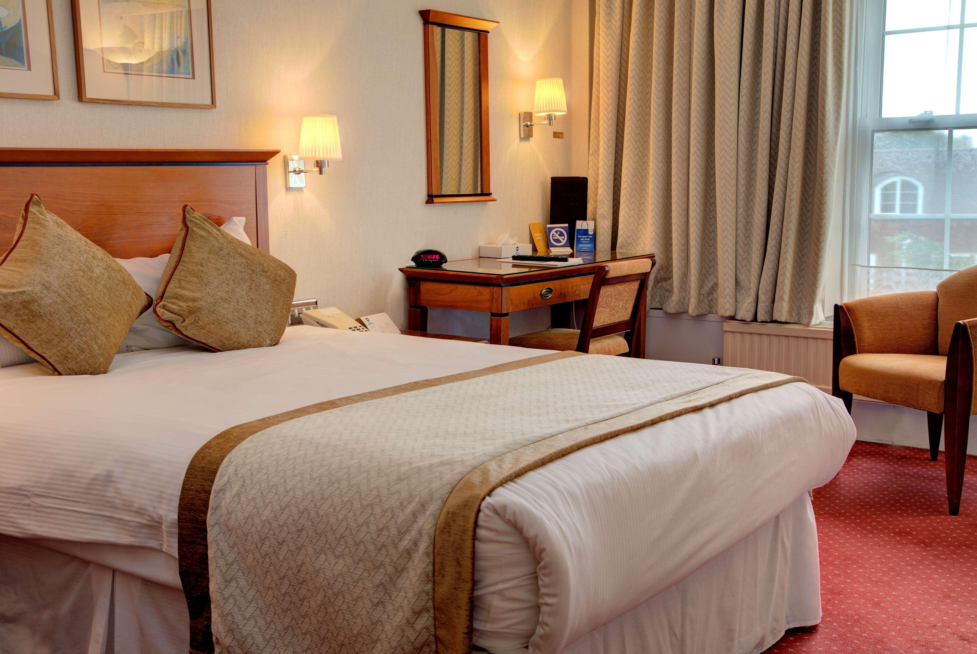 Best Western Homestead Court Hotel เวลลินการ์เดนซิตี ภายนอก รูปภาพ
