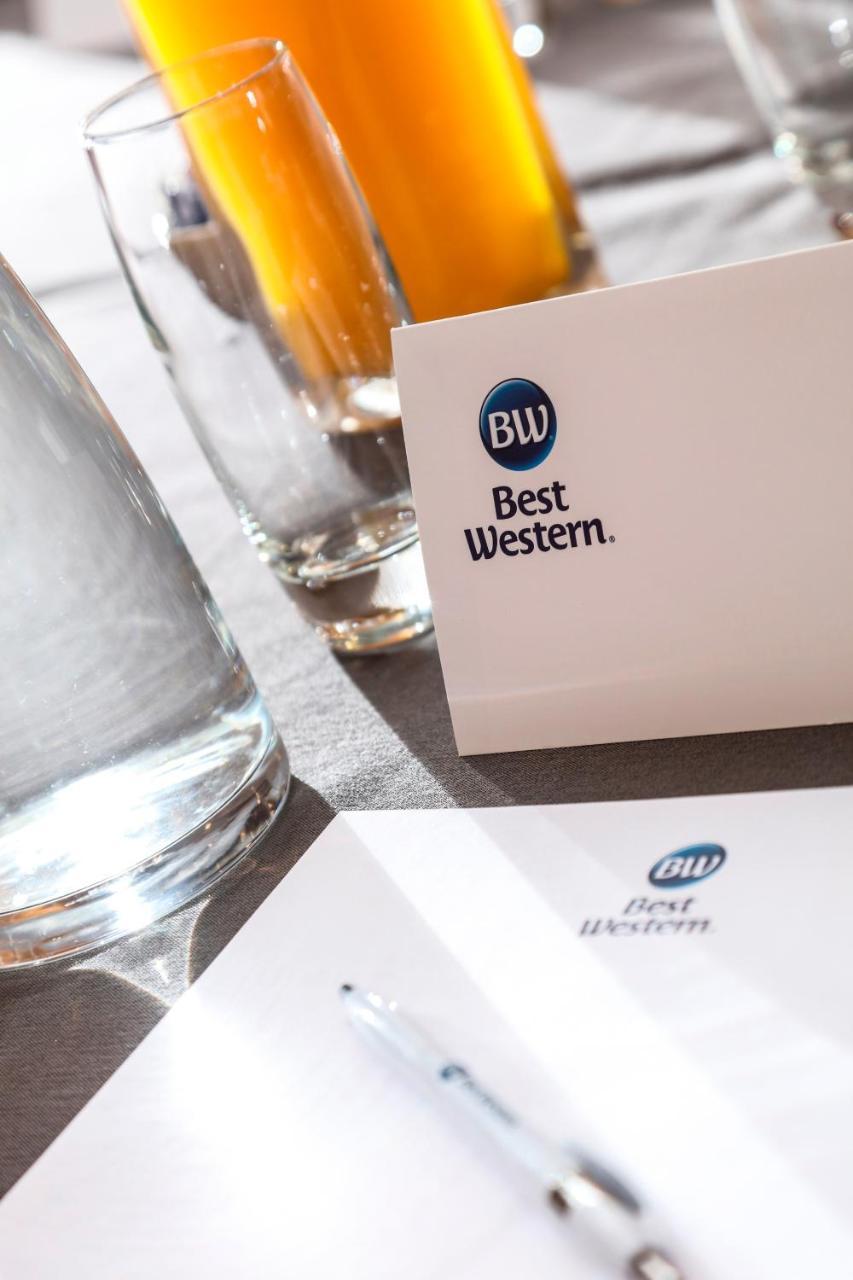 Best Western Homestead Court Hotel เวลลินการ์เดนซิตี ภายนอก รูปภาพ